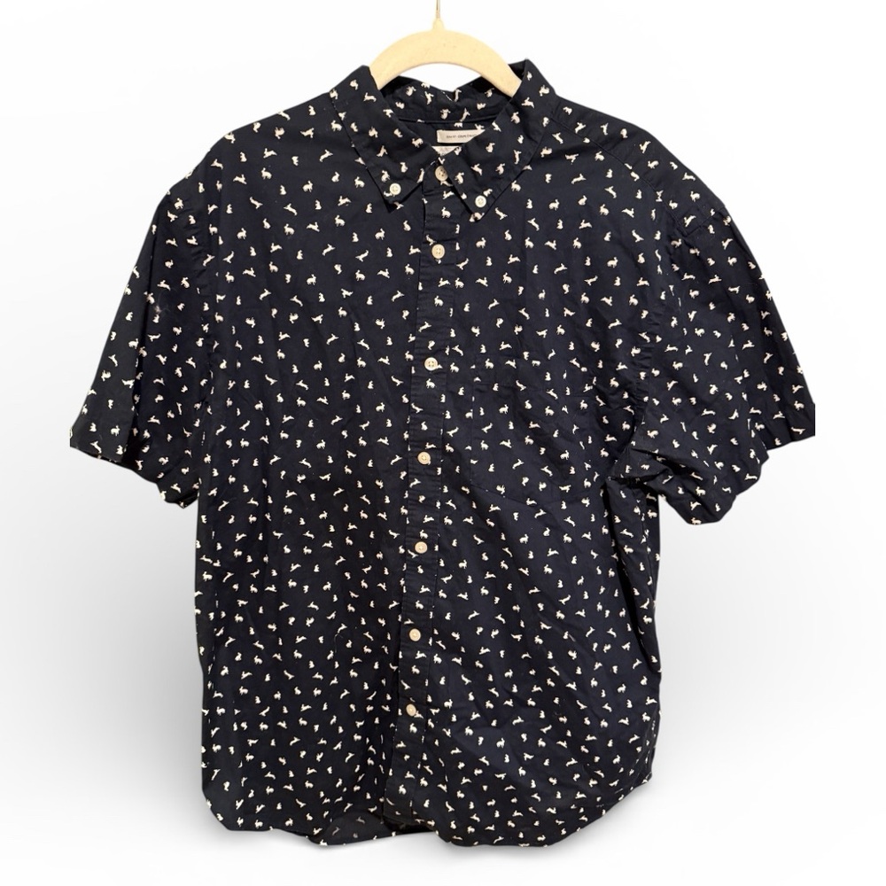 NWOT Men's Blue & White Rabbit Patterned Button Down Shirt - Size L